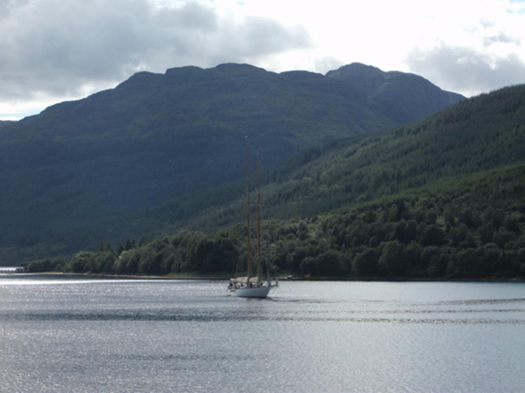 Ben Arthur'S Bothy Luxury Flat Arrochar Szoba fotó